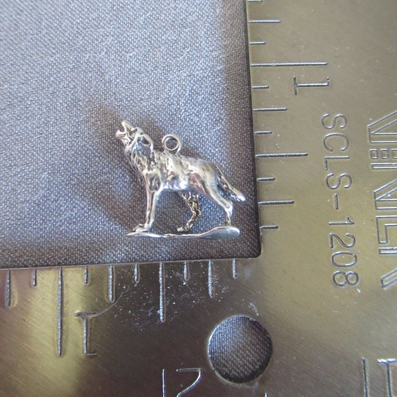 Sterling Silver Wolf Charm Singing to the Moon - Picture 6 of 7